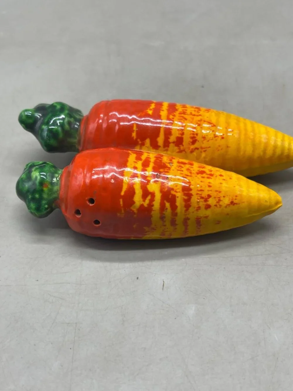 vintage carrot salt pepper shaker yellow orange 1 piece made in Japan 4.5